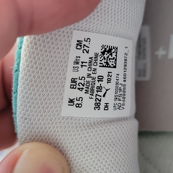 PUMA R78 Voyage Women's Size 11 - Picture 12 of 12